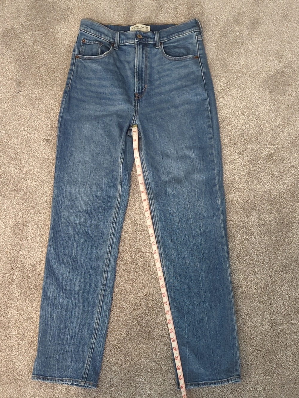 Abercrombie & Fitch medium blue ankle straight jeans 28XL